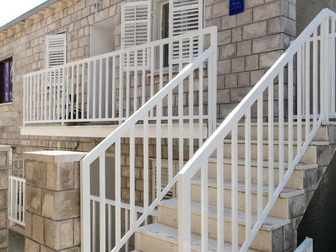 Angelina - Three Bedroom With Balcony And Sea View * 두브로브니크