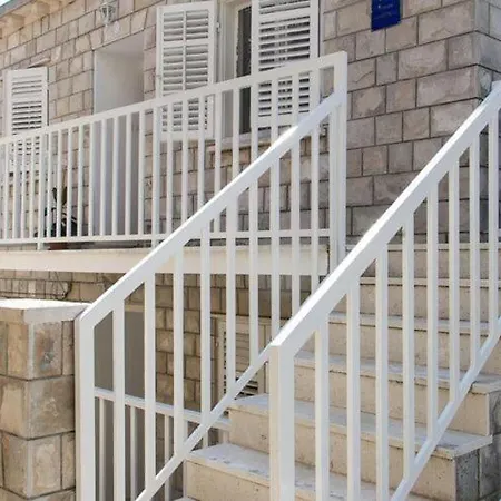 Angelina - Three Bedroom With Balcony And Sea View * דוברובניק