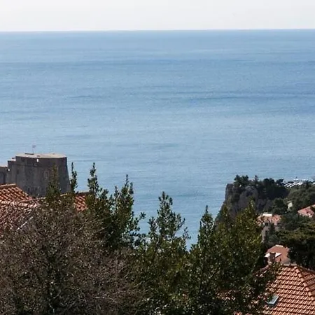 Angelina - Three Bedroom With Balcony And Sea View