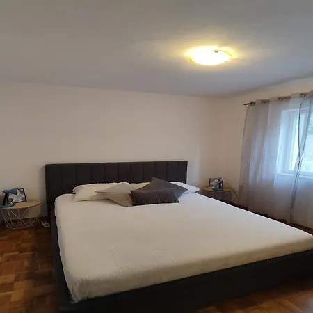 Angelina - Three Bedroom With Balcony And Sea View Apartment