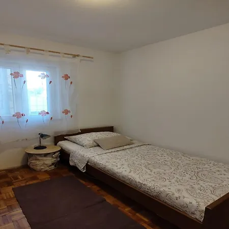 Angelina - Three Bedroom With Balcony And Sea View