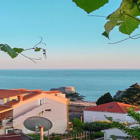 Angelina - Three Bedroom With Balcony And Sea View * Dubrownik