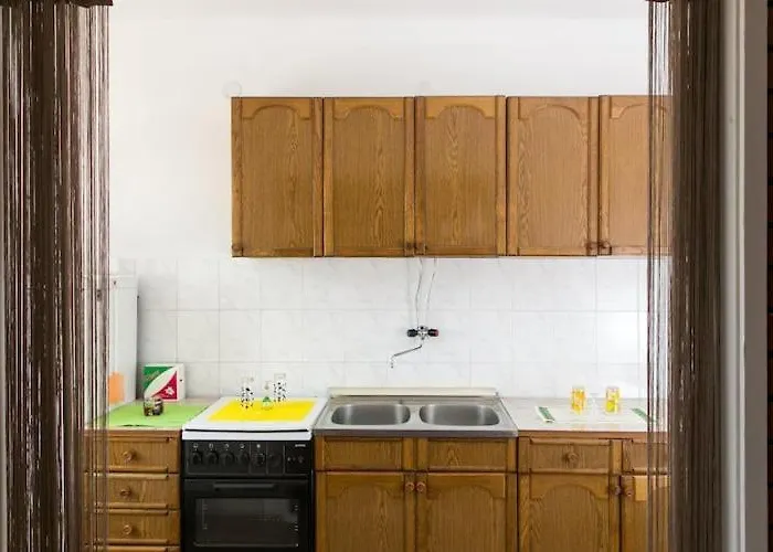 Angelina - Three Bedroom With Balcony And Sea View Apartment