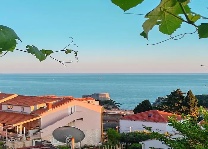 Angelina - Three Bedroom With Balcony And Sea View * Dubrovnik