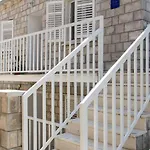 Angelina - Three Bedroom With Balcony And Sea View * Ντουμπρόβνικ